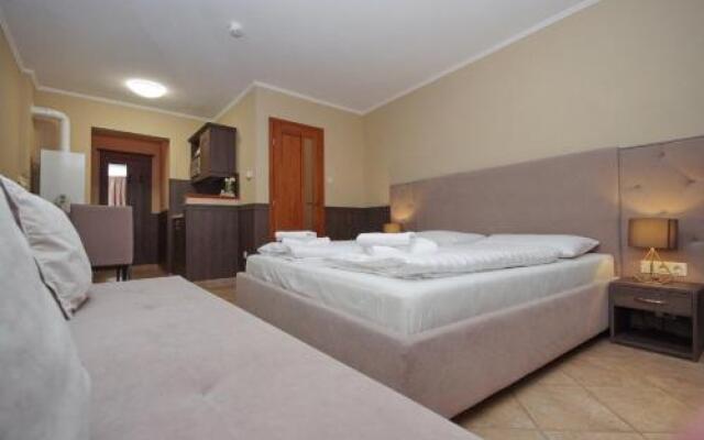 Várfürdö-Panzió Apartmanház