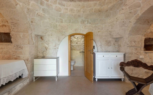 3745 Trullo Puspo by Barbarhouse