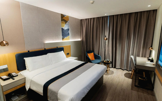 Home Inn Business Hotel (Jinzhou Liaoshen Battle Memorial Hall Shiqiaozi Early Market Branch） – Guest Rooms – Jinzhou