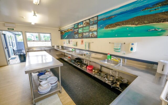 Base Bay of Islands - Hostel