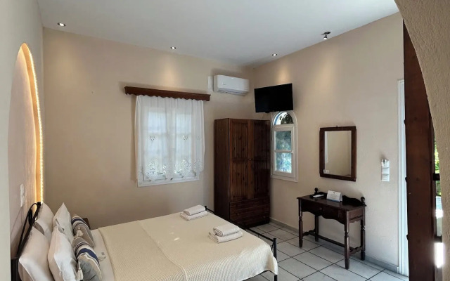 Sea View Apartments & Studios