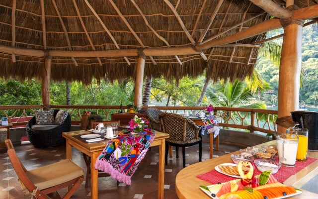 Villa Polinesia Wellness Resort