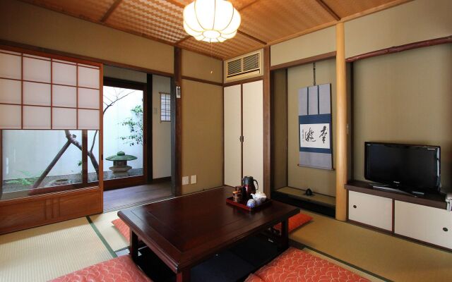 Gion Koyuan