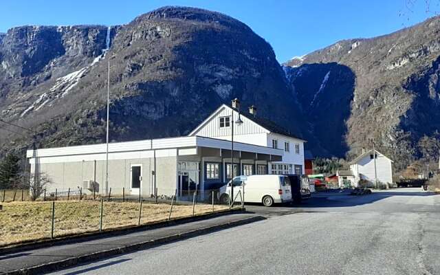 Adventure hotel & GuestHouse Eidfjord NEW