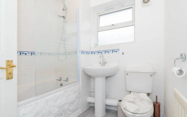 Superb Two Bedroom Duplex With Garden and Parking