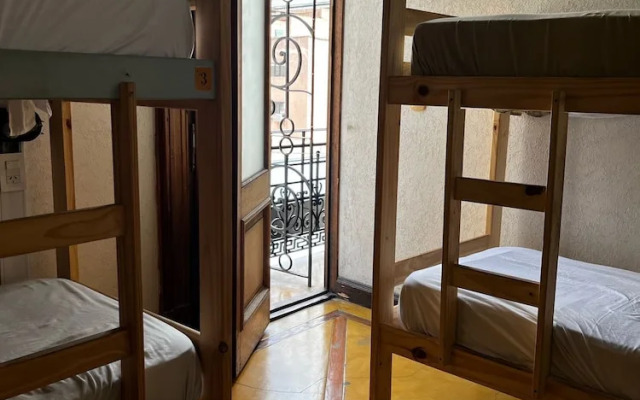 Parla Hostel