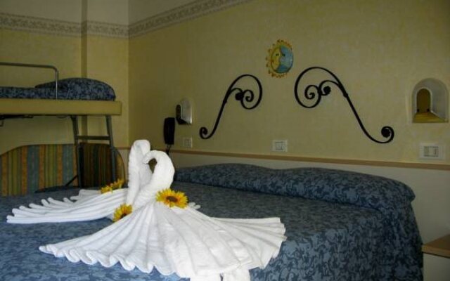 Hotel Holiday