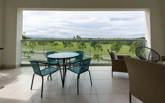 The Seashells Beach Condo by Acomodo