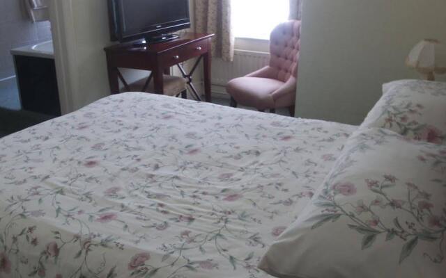 Calverts Hotel