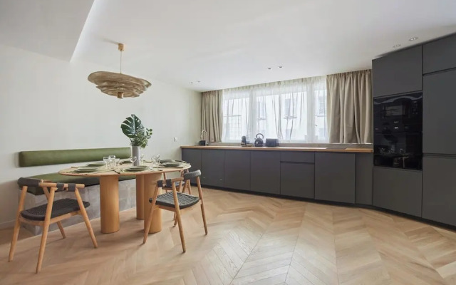 Spacious Apartment With AC Invalides Tour Eiffel