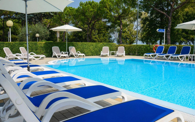 Hi Hotels Sirmione - Lakeview Pool