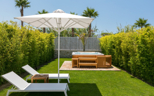White Pearls Luxury Suites - Adults Only