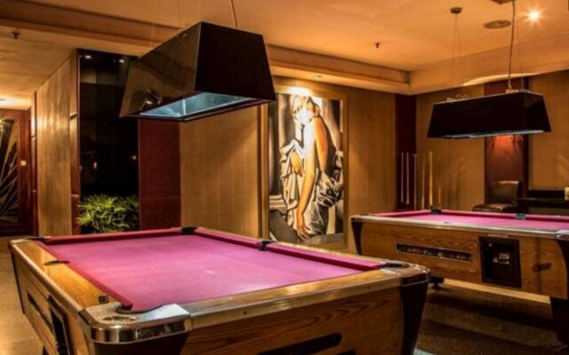 I Hotel