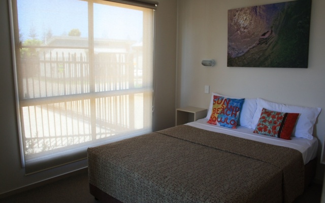 The Bowlo Holiday Cabins – Guest Rooms – Evans Head
