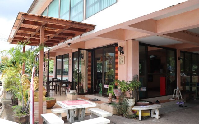 Tipsiri Place by OYO Rooms