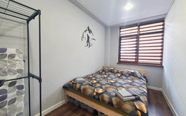 Apartment to Live in the Mountains on Resettlednaya street