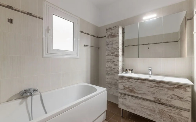 Superior 3BR Apartment in Chalandri