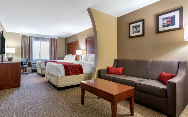 Comfort Inn & Suites Leeds I-20