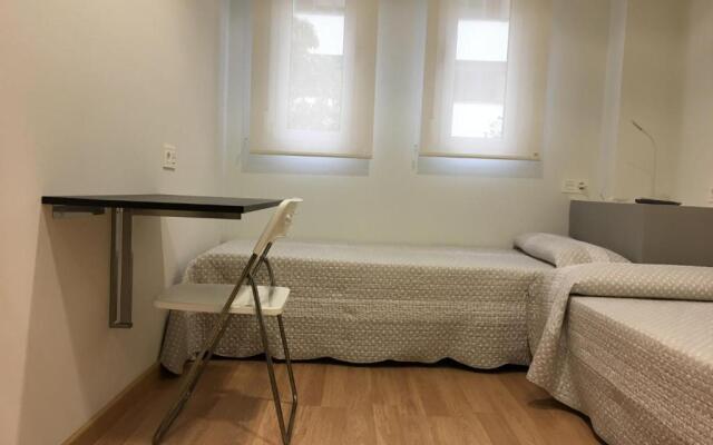 Pensión Albergue Puente Ribeira - Hostel