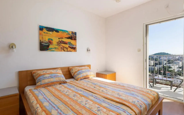 Spacious 80m2 place, great views:-) 2 bedrooms !