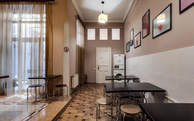 Leosphere Hostel