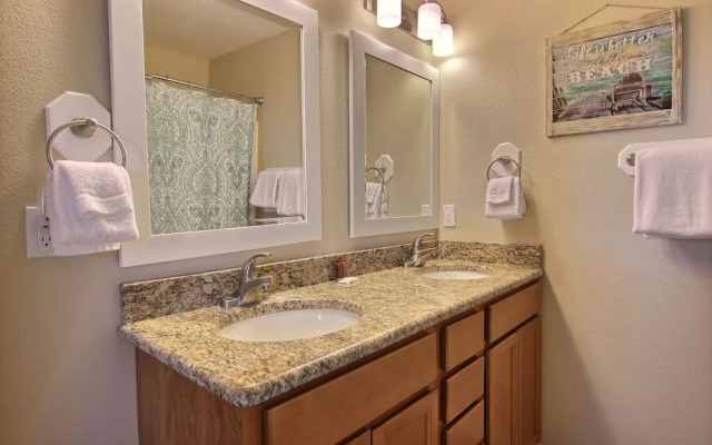 Banana Boat 424 by RedAwning