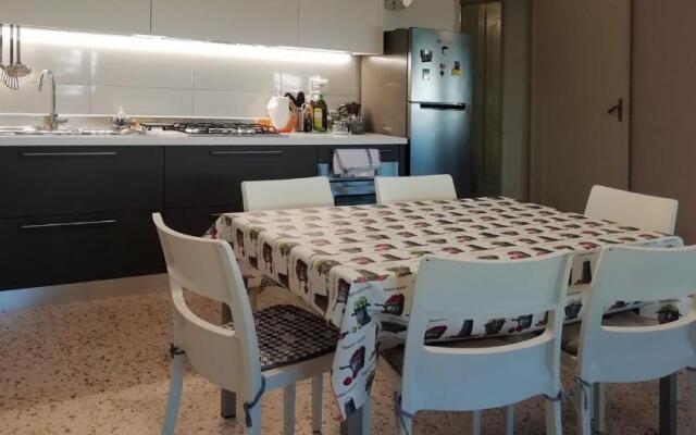 Villa Floridia, just 300 m from the sea
