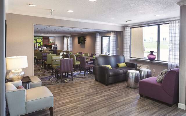 La Quinta Inn & Suites by Wyndham Baton Rouge Siegen Lane