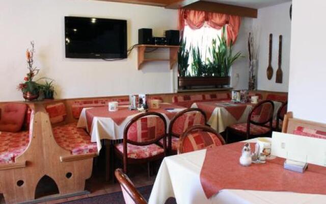 Cafe Pension Alpina