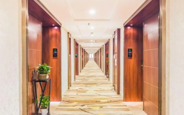 Qiantu Business Hotel(San Shui Guang Chang Dian)