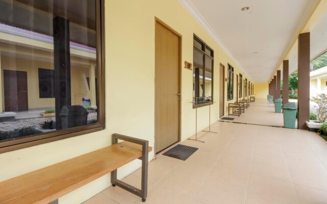 RedDoorz Plus @ Pangkal Pinang Mentok