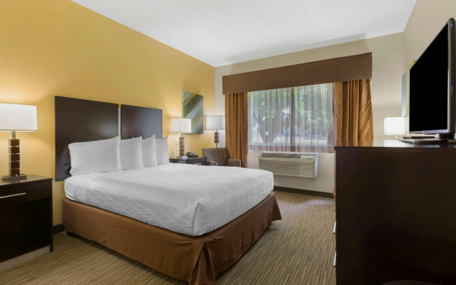 Best Western Plus The Four Corners Inn