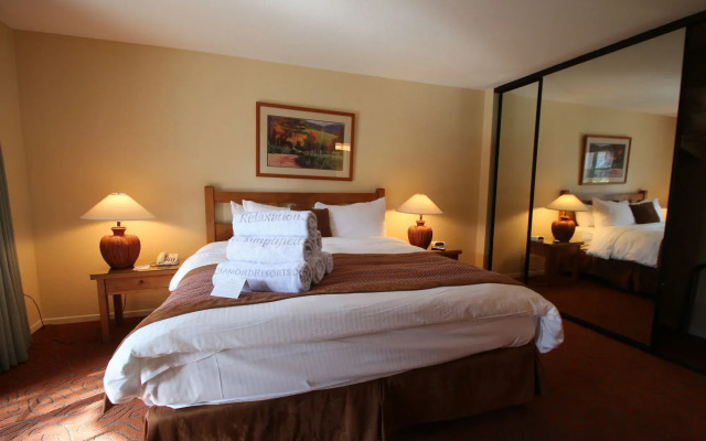Riviera Oaks Resort