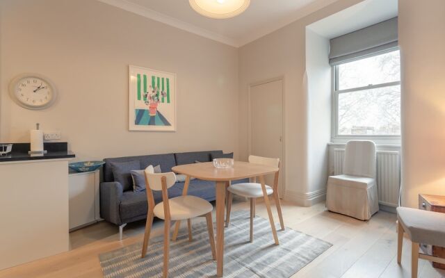 1 Bedroom Apartment In Sloane Square