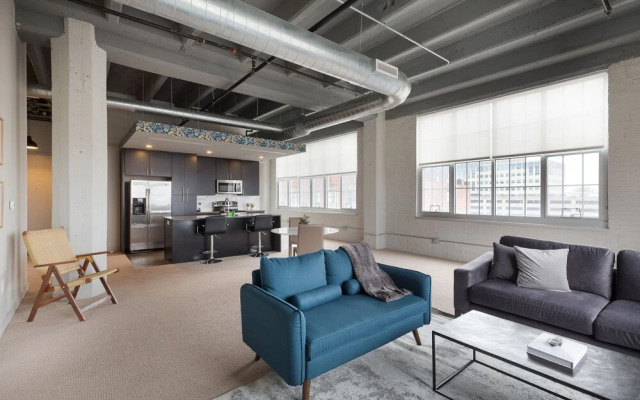 Spacious 1BR with Free Parking | Zen@Boss