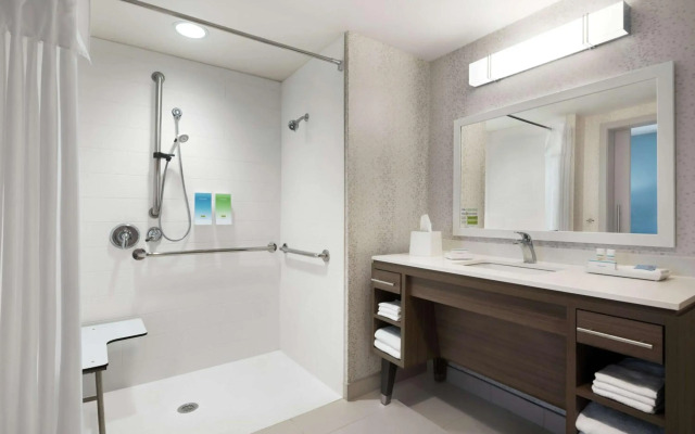 Home2 Suites by Hilton Brooklyn Park Minneapolis