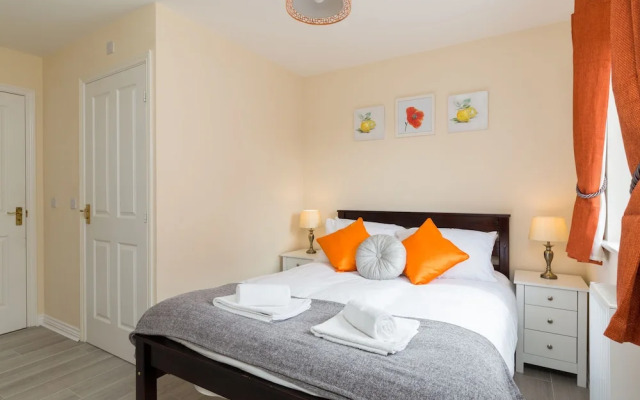 Luxury Two Bed Apartment With Parking - Wolverhampton