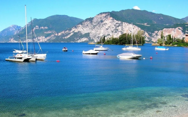 Rustichel Lake View in Toscolano Maderno