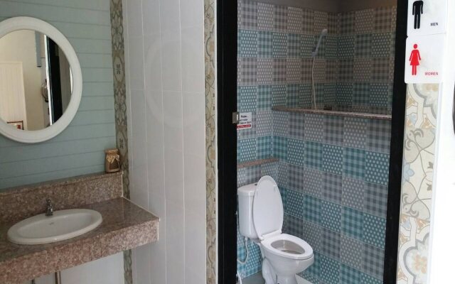 Warm Well Hostel Kanchanaburi