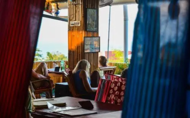 Hotel Lalaji Bayview