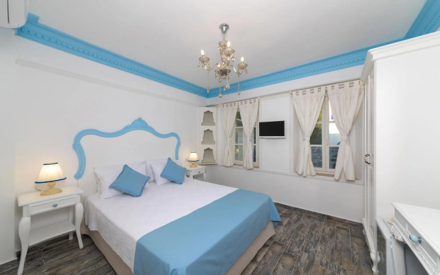 Otel Mavi Beyaz Datça