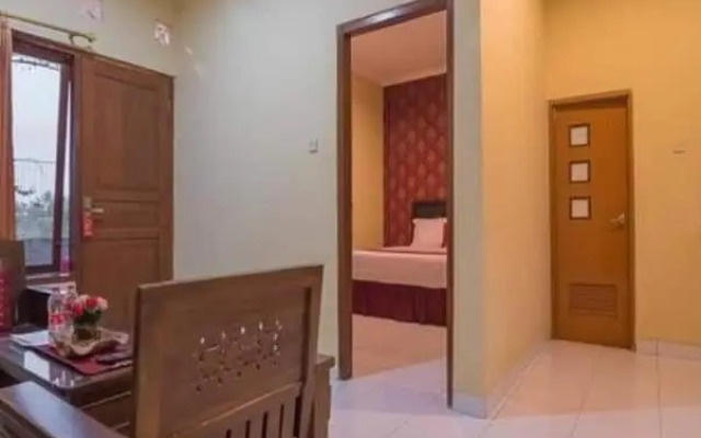 RedDoorz near Desa Wisata Kasongan