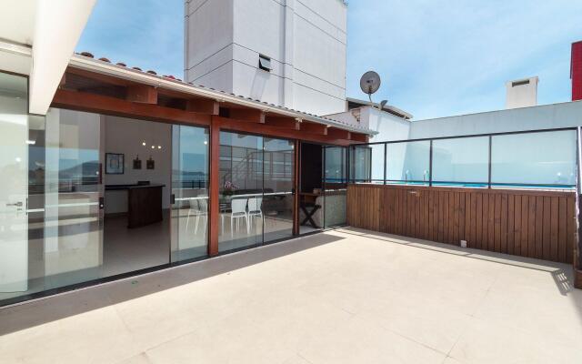 476 - Cobertura de luxo com vista mar em Bombas