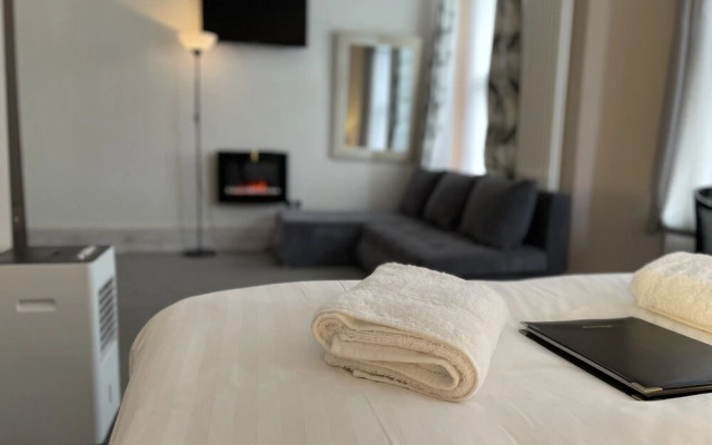 Oyo The Chatwal Boutique Hotel
