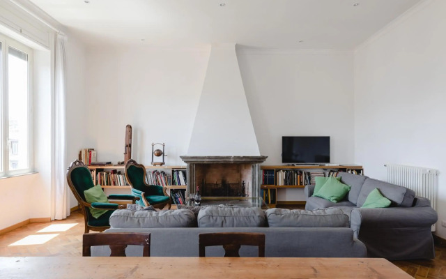 Elegante e classico attico con terrazzo privato vicino al Vaticano