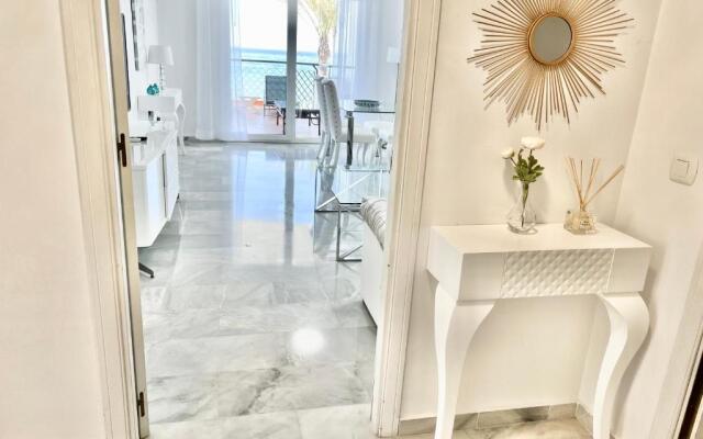 MI CAPRICHO 170 Beachfront Apartment