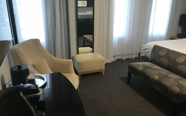 Streamline Hotel