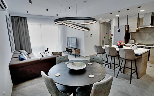 Golden Tree Apartment