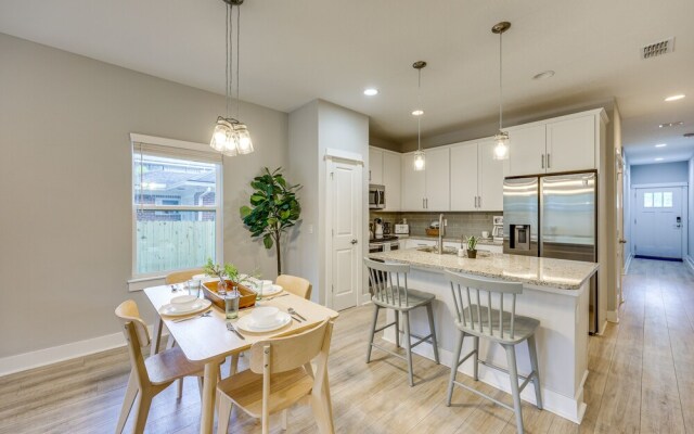 Pet-friendly Townhome, 1 Mi to Southbank Riverwalk