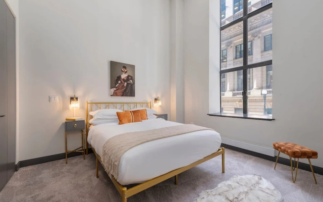 Downtown Charm 2BR Comfort Great Amenities